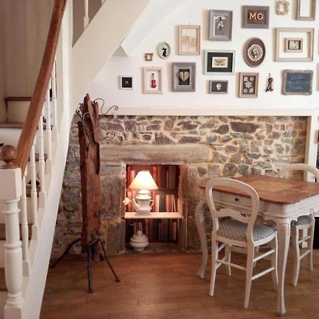 House At The Foot Of The Castle Of Fougeres Villa Екстериор снимка
