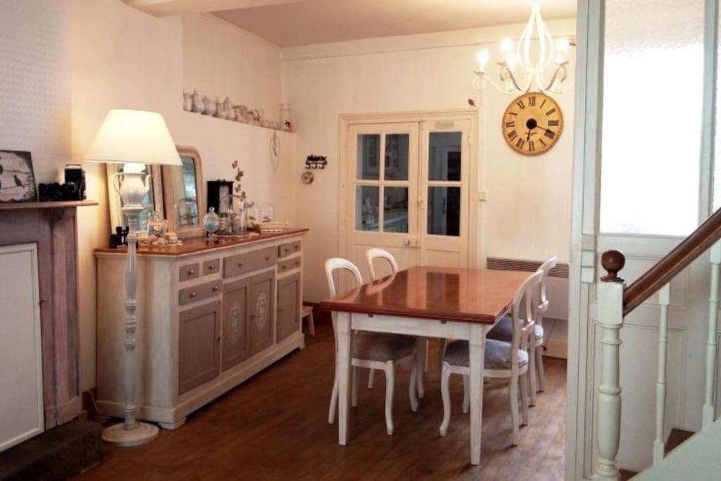 House At The Foot Of The Castle Of Fougeres Villa Екстериор снимка